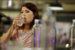 Den Haag 13 november 2023
In aanloop naar de Tweede Kamerverkiezingen organiseren de vrouwenbladen Libelle, Margriet, Flair en Nouveau gezamenlijk het VerkiezingscafÃ©. De vier hoofdredacteuren verwelkomen prominente vrouwen op de kieslijst van de grootste politieke partijen.
Op maandag 13 november 2023 gaan vooraanstaande vrouwelijke politici van verschillende partijen met elkaar in debat, onder leiding van journaliste Diana Matroos. Hoofdredacteuren Hilmar Mulder (Libelle), Helene van Santen (Margriet), Marije Veerman (Flair) en Claudia Straatmans (Nouveau) praten met hen over de belangrijkste themaâ€™s die hun lezeressen aangaan.
De volgende vrouwelijke politici schuiven aan om te vertellen waarvoor zij staan tijdens de Tweede Kamerverkiezingen: Sophie Hermans (VVD), Caroline van der Plas (BBB), Lisa Westerveld (GroenLinks/PvdA), Hilde Palland (CDA), JoÃ«lle Gooijer (ChristenUnie), Anne-Marijke Podt (D66) en Lilian Marijnissen (SP). Alles speelt zich af bij Dudok.