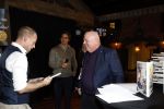 Asten 2 november 2023
Boekpresentatie Peter Gillis op park Prinsesmeer.
Aanwezig vriendin Wendy v Hout en zijn kinderen Mark Inge en Ruud . Mark Baanders reikte het eerste boek uit.