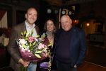 Asten 2 november 2023
Boekpresentatie Peter Gillis op park Prinsesmeer.
Aanwezig vriendin Wendy v Hout en zijn kinderen Mark Inge en Ruud . Mark Baanders reikte het eerste boek uit.
