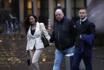 Utrecht 13 november 2023
Rechtszaak Wendy v Hout tegen haar expartner Joey S. Wendy kwam samen met partenre Peter Gillis naar de rechtbank in Utrecht .