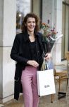 Den Haag 13 november 2023
In aanloop naar de Tweede Kamerverkiezingen organiseren de vrouwenbladen Libelle, Margriet, Flair en Nouveau gezamenlijk het VerkiezingscafÃ©. De vier hoofdredacteuren verwelkomen prominente vrouwen op de kieslijst van de grootste politieke partijen.
Op maandag 13 november 2023 gaan vooraanstaande vrouwelijke politici van verschillende partijen met elkaar in debat, onder leiding van journaliste Diana Matroos. Hoofdredacteuren Hilmar Mulder (Libelle), Helene van Santen (Margriet), Marije Veerman (Flair) en Claudia Straatmans (Nouveau) praten met hen over de belangrijkste themaâ€™s die hun lezeressen aangaan.
De volgende vrouwelijke politici schuiven aan om te vertellen waarvoor zij staan tijdens de Tweede Kamerverkiezingen: Sophie Hermans (VVD), Caroline van der Plas (BBB), Lisa Westerveld (GroenLinks/PvdA), Hilde Palland (CDA), JoÃ«lle Gooijer (ChristenUnie), Anne-Marijke Podt (D66) en Lilian Marijnissen (SP). Alles speelt zich af bij Dudok.