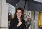 Den Haag 13 november 2023
In aanloop naar de Tweede Kamerverkiezingen organiseren de vrouwenbladen Libelle, Margriet, Flair en Nouveau gezamenlijk het VerkiezingscafÃ©. De vier hoofdredacteuren verwelkomen prominente vrouwen op de kieslijst van de grootste politieke partijen.
Op maandag 13 november 2023 gaan vooraanstaande vrouwelijke politici van verschillende partijen met elkaar in debat, onder leiding van journaliste Diana Matroos. Hoofdredacteuren Hilmar Mulder (Libelle), Helene van Santen (Margriet), Marije Veerman (Flair) en Claudia Straatmans (Nouveau) praten met hen over de belangrijkste themaâ€™s die hun lezeressen aangaan.
De volgende vrouwelijke politici schuiven aan om te vertellen waarvoor zij staan tijdens de Tweede Kamerverkiezingen: Sophie Hermans (VVD), Caroline van der Plas (BBB), Lisa Westerveld (GroenLinks/PvdA), Hilde Palland (CDA), JoÃ«lle Gooijer (ChristenUnie), Anne-Marijke Podt (D66) en Lilian Marijnissen (SP). Alles speelt zich af bij Dudok.