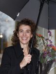 Den Haag 13 november 2023
In aanloop naar de Tweede Kamerverkiezingen organiseren de vrouwenbladen Libelle, Margriet, Flair en Nouveau gezamenlijk het VerkiezingscafÃ©. De vier hoofdredacteuren verwelkomen prominente vrouwen op de kieslijst van de grootste politieke partijen.
Op maandag 13 november 2023 gaan vooraanstaande vrouwelijke politici van verschillende partijen met elkaar in debat, onder leiding van journaliste Diana Matroos. Hoofdredacteuren Hilmar Mulder (Libelle), Helene van Santen (Margriet), Marije Veerman (Flair) en Claudia Straatmans (Nouveau) praten met hen over de belangrijkste themaâ€™s die hun lezeressen aangaan.
De volgende vrouwelijke politici schuiven aan om te vertellen waarvoor zij staan tijdens de Tweede Kamerverkiezingen: Sophie Hermans (VVD), Caroline van der Plas (BBB), Lisa Westerveld (GroenLinks/PvdA), Hilde Palland (CDA), JoÃ«lle Gooijer (ChristenUnie), Anne-Marijke Podt (D66) en Lilian Marijnissen (SP). Alles speelt zich af bij Dudok.
