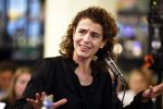 Den Haag 13 november 2023
In aanloop naar de Tweede Kamerverkiezingen organiseren de vrouwenbladen Libelle, Margriet, Flair en Nouveau gezamenlijk het VerkiezingscafÃ©. De vier hoofdredacteuren verwelkomen prominente vrouwen op de kieslijst van de grootste politieke partijen.
Op maandag 13 november 2023 gaan vooraanstaande vrouwelijke politici van verschillende partijen met elkaar in debat, onder leiding van journaliste Diana Matroos. Hoofdredacteuren Hilmar Mulder (Libelle), Helene van Santen (Margriet), Marije Veerman (Flair) en Claudia Straatmans (Nouveau) praten met hen over de belangrijkste themaâ€™s die hun lezeressen aangaan.
De volgende vrouwelijke politici schuiven aan om te vertellen waarvoor zij staan tijdens de Tweede Kamerverkiezingen: Sophie Hermans (VVD), Caroline van der Plas (BBB), Lisa Westerveld (GroenLinks/PvdA), Hilde Palland (CDA), JoÃ«lle Gooijer (ChristenUnie), Anne-Marijke Podt (D66) en Lilian Marijnissen (SP). Alles speelt zich af bij Dudok.
