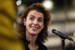Den Haag 13 november 2023
In aanloop naar de Tweede Kamerverkiezingen organiseren de vrouwenbladen Libelle, Margriet, Flair en Nouveau gezamenlijk het VerkiezingscafÃ©. De vier hoofdredacteuren verwelkomen prominente vrouwen op de kieslijst van de grootste politieke partijen.
Op maandag 13 november 2023 gaan vooraanstaande vrouwelijke politici van verschillende partijen met elkaar in debat, onder leiding van journaliste Diana Matroos. Hoofdredacteuren Hilmar Mulder (Libelle), Helene van Santen (Margriet), Marije Veerman (Flair) en Claudia Straatmans (Nouveau) praten met hen over de belangrijkste themaâ€™s die hun lezeressen aangaan.
De volgende vrouwelijke politici schuiven aan om te vertellen waarvoor zij staan tijdens de Tweede Kamerverkiezingen: Sophie Hermans (VVD), Caroline van der Plas (BBB), Lisa Westerveld (GroenLinks/PvdA), Hilde Palland (CDA), JoÃ«lle Gooijer (ChristenUnie), Anne-Marijke Podt (D66) en Lilian Marijnissen (SP). Alles speelt zich af bij Dudok.