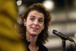 Den Haag 13 november 2023
In aanloop naar de Tweede Kamerverkiezingen organiseren de vrouwenbladen Libelle, Margriet, Flair en Nouveau gezamenlijk het VerkiezingscafÃ©. De vier hoofdredacteuren verwelkomen prominente vrouwen op de kieslijst van de grootste politieke partijen.
Op maandag 13 november 2023 gaan vooraanstaande vrouwelijke politici van verschillende partijen met elkaar in debat, onder leiding van journaliste Diana Matroos. Hoofdredacteuren Hilmar Mulder (Libelle), Helene van Santen (Margriet), Marije Veerman (Flair) en Claudia Straatmans (Nouveau) praten met hen over de belangrijkste themaâ€™s die hun lezeressen aangaan.
De volgende vrouwelijke politici schuiven aan om te vertellen waarvoor zij staan tijdens de Tweede Kamerverkiezingen: Sophie Hermans (VVD), Caroline van der Plas (BBB), Lisa Westerveld (GroenLinks/PvdA), Hilde Palland (CDA), JoÃ«lle Gooijer (ChristenUnie), Anne-Marijke Podt (D66) en Lilian Marijnissen (SP). Alles speelt zich af bij Dudok.