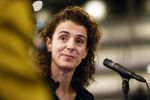 Den Haag 13 november 2023
In aanloop naar de Tweede Kamerverkiezingen organiseren de vrouwenbladen Libelle, Margriet, Flair en Nouveau gezamenlijk het VerkiezingscafÃ©. De vier hoofdredacteuren verwelkomen prominente vrouwen op de kieslijst van de grootste politieke partijen.
Op maandag 13 november 2023 gaan vooraanstaande vrouwelijke politici van verschillende partijen met elkaar in debat, onder leiding van journaliste Diana Matroos. Hoofdredacteuren Hilmar Mulder (Libelle), Helene van Santen (Margriet), Marije Veerman (Flair) en Claudia Straatmans (Nouveau) praten met hen over de belangrijkste themaâ€™s die hun lezeressen aangaan.
De volgende vrouwelijke politici schuiven aan om te vertellen waarvoor zij staan tijdens de Tweede Kamerverkiezingen: Sophie Hermans (VVD), Caroline van der Plas (BBB), Lisa Westerveld (GroenLinks/PvdA), Hilde Palland (CDA), JoÃ«lle Gooijer (ChristenUnie), Anne-Marijke Podt (D66) en Lilian Marijnissen (SP). Alles speelt zich af bij Dudok.