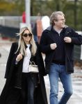 Amsterdam 11 november 2023
Damian v d Vaart in Ajax O18 tegen fc Den Haag op de toekomst. Zijn moeder Sylvie Meis en vriend Wim Beelen zijn aanwezig.