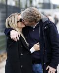Amsterdam 11 november 2023
Damian v d Vaart in Ajax O18 tegen fc Den Haag op de toekomst. Zijn moeder Sylvie Meis en vriend Wim Beelen zijn aanwezig.