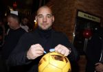IJsselstin 27 november 2023
Boekpresentatie Glenn Helder . Wesley Sneijder krijgt het eerste exemplaar.