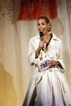Amsterdam 2 december 2024
Addy v d Krommenacker heeft kleding ontworpen voor terre des Hommes .
oa Carolien ter Linden Jet de Nijs Justine Marcella Dwight v d Vijver Duco Bauwens Marianne Timmer en Laurien Verstraten liepen mee met de show.