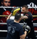 Hoofddorp 25 november 2024
Training Boxing influencers met oa Dave Roelvink Bravo Mark Schaaf  Geraldo Holzken Niek Holzken Roy  Meyer Goudtje Oussama Ahammoud Boer Ayoub en Sem v Dijk . Monica Geuze en Kaj Gorgels presenteren het .