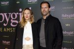 Amsterdam 25 november 2024
Premiere Babygirl in Tuschinski . Halina Reijn is de producente. Debby Gerritsen en partner Sander Westerveld