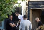 Abcoude 25 oktober 2024
De dag voor zijn rouwen heeft Douwe Bob een BBQ met vrienden in zijn tuin.