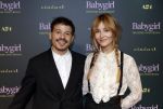 Amsterdam 25 november 2024
Premiere Babygirl in Tuschinski . Halina Reijn is de producente. Geza Weisz met vriendin
