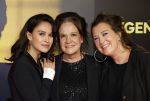 Amsterdam 4 november 2024
Premiere tegendraads in Tuschinski . Holly Brood met moeder Xandra Brood en Lola  Brood