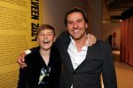 Amstelveen 14 november 2024
Opening expositie en boekpresentatie van 80 jaar Jeroen Krabbe in het Cobra Museum . Joop v d Ende overhandit het eerste boek . Vrouw Herma Krabbe zit op de eerste rij samen met zoon Jasper en Jakob Krabbe . Jakob Krabbe met zijn zoon