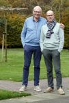 Radio Kootwijk 12 november 2024
Jan de Hoop en zijn Partner Coen Lievaart in de tuin van hun huis .