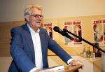 Amstelveen 14 november 2024
Opening expositie en boekpresentatie van 80 jaar Jeroen Krabbe in het Cobra Museum . Joop v d Ende overhandit het eerste boek . Vrouw Herma Krabbe zit op de eerste rij samen met zoon Jasper en Jacob Krabbe .