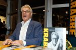 Amstelveen 14 november 2024
Opening expositie en boekpresentatie van 80 jaar Jeroen Krabbe in het Cobra Museum . Joop v d Ende overhandit het eerste boek . Vrouw Herma Krabbe zit op de eerste rij samen met zoon Jasper en Jacob Krabbe .