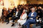 Amstelveen 14 november 2024
Opening expositie en boekpresentatie van 80 jaar Jeroen Krabbe in het Cobra Museum . Joop v d Ende overhandit het eerste boek . Vrouw Herma Krabbe zit op de eerste rij samen met zoon Jasper en Jacob Krabbe .