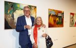 Amstelveen 14 november 2024
Opening expositie en boekpresentatie van 80 jaar Jeroen Krabbe in het Cobra Museum . Joop v d Ende overhandit het eerste boek . Vrouw Herma Krabbe zit op de eerste rij samen met zoon Jasper en Jacob Krabbe .
