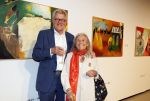 Amstelveen 14 november 2024
Opening expositie en boekpresentatie van 80 jaar Jeroen Krabbe in het Cobra Museum . Joop v d Ende overhandit het eerste boek . Vrouw Herma Krabbe zit op de eerste rij samen met zoon Jasper en Jacob Krabbe .