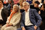 Amstelveen 14 november 2024
Opening expositie en boekpresentatie van 80 jaar Jeroen Krabbe in het Cobra Museum . Joop v d Ende overhandit het eerste boek . Vrouw Herma Krabbe zit op de eerste rij samen met zoon Jasper en Jacob Krabbe .