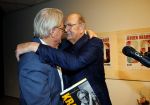 Amstelveen 14 november 2024
Opening expositie en boekpresentatie van 80 jaar Jeroen Krabbe in het Cobra Museum . Joop v d Ende overhandit het eerste boek . Vrouw Herma Krabbe zit op de eerste rij samen met zoon Jasper en Jacob Krabbe .