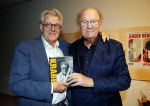 Amstelveen 14 november 2024
Opening expositie en boekpresentatie van 80 jaar Jeroen Krabbe in het Cobra Museum . Joop v d Ende overhandit het eerste boek . Vrouw Herma Krabbe zit op de eerste rij samen met zoon Jasper en Jacob Krabbe .