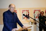 Amstelveen 14 november 2024
Opening expositie en boekpresentatie van 80 jaar Jeroen Krabbe in het Cobra Museum . Joop v d Ende overhandit het eerste boek . Vrouw Herma Krabbe zit op de eerste rij samen met zoon Jasper en Jacob Krabbe .