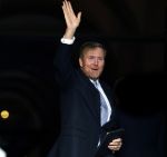 Amsterdam 3 december 2024
Uitreiking Prins Calus prijzen in het paleis op de dam . Aanwezig names koninklijke familie , Koning Willem Alexander Prins Constantijn Prinses Laurentien  en Prinses Mabel .