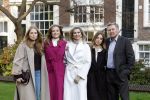 Amsterdam 29 november 2024
Fotouurtje Koninklijk huis met Koning Willem Alexander Koningin Maxima Prinses Amalia Prinses Alexia Prinses Ariane en hun hondje Mambo . De shoot vond plaats op het Begijnhof in het centrum van Amsterdam.