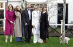 Amsterdam 29 november 2024
Fotouurtje Koninklijk huis met Koning Willem Alexander Koningin Maxima Prinses Amalia Prinses Alexia Prinses Ariane en hun hondje Mambo . De shoot vond plaats op het Begijnhof in het centrum van Amsterdam.
