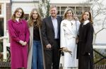 Amsterdam 29 november 2024
Fotouurtje Koninklijk huis met Koning Willem Alexander Koningin Maxima Prinses Amalia Prinses Alexia Prinses Ariane en hun hondje Mambo . De shoot vond plaats op het Begijnhof in het centrum van Amsterdam.