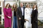 Amsterdam 29 november 2024
Fotouurtje Koninklijk huis met Koning Willem Alexander Koningin Maxima Prinses Amalia Prinses Alexia Prinses Ariane en hun hondje Mambo . De shoot vond plaats op het Begijnhof in het centrum van Amsterdam.