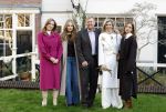 Amsterdam 29 november 2024
Fotouurtje Koninklijk huis met Koning Willem Alexander Koningin Maxima Prinses Amalia Prinses Alexia Prinses Ariane en hun hondje Mambo . De shoot vond plaats op het Begijnhof in het centrum van Amsterdam.