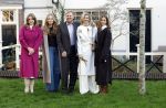 Amsterdam 29 november 2024
Fotouurtje Koninklijk huis met Koning Willem Alexander Koningin Maxima Prinses Amalia Prinses Alexia Prinses Ariane en hun hondje Mambo . De shoot vond plaats op het Begijnhof in het centrum van Amsterdam.