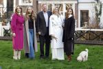 Amsterdam 29 november 2024
Fotouurtje Koninklijk huis met Koning Willem Alexander Koningin Maxima Prinses Amalia Prinses Alexia Prinses Ariane en hun hondje Mambo . De shoot vond plaats op het Begijnhof in het centrum van Amsterdam.