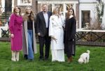Amsterdam 29 november 2024
Fotouurtje Koninklijk huis met Koning Willem Alexander Koningin Maxima Prinses Amalia Prinses Alexia Prinses Ariane en hun hondje Mambo . De shoot vond plaats op het Begijnhof in het centrum van Amsterdam.