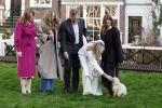 Amsterdam 29 november 2024
Fotouurtje Koninklijk huis met Koning Willem Alexander Koningin Maxima Prinses Amalia Prinses Alexia Prinses Ariane en hun hondje Mambo . De shoot vond plaats op het Begijnhof in het centrum van Amsterdam.