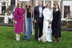 Amsterdam 29 november 2024
Fotouurtje Koninklijk huis met Koning Willem Alexander Koningin Maxima Prinses Amalia Prinses Alexia Prinses Ariane en hun hondje Mambo . De shoot vond plaats op het Begijnhof in het centrum van Amsterdam.