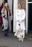 Amsterdam 29 november 2024
Fotouurtje Koninklijk huis met Koning Willem Alexander Koningin Maxima Prinses Amalia Prinses Alexia Prinses Ariane en hun hondje Mambo . De shoot vond plaats op het Begijnhof in het centrum van Amsterdam.