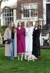 Amsterdam 29 november 2024
Fotouurtje Koninklijk huis met Koning Willem Alexander Koningin Maxima Prinses Amalia Prinses Alexia Prinses Ariane en hun hondje Mambo . De shoot vond plaats op het Begijnhof in het centrum van Amsterdam.