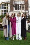 Amsterdam 29 november 2024
Fotouurtje Koninklijk huis met Koning Willem Alexander Koningin Maxima Prinses Amalia Prinses Alexia Prinses Ariane en hun hondje Mambo . De shoot vond plaats op het Begijnhof in het centrum van Amsterdam.