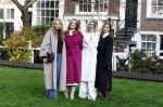 Amsterdam 29 november 2024
Fotouurtje Koninklijk huis met Koning Willem Alexander Koningin Maxima Prinses Amalia Prinses Alexia Prinses Ariane en hun hondje Mambo . De shoot vond plaats op het Begijnhof in het centrum van Amsterdam.