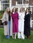 Amsterdam 29 november 2024
Fotouurtje Koninklijk huis met Koning Willem Alexander Koningin Maxima Prinses Amalia Prinses Alexia Prinses Ariane en hun hondje Mambo . De shoot vond plaats op het Begijnhof in het centrum van Amsterdam.