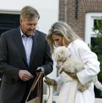 Amsterdam 29 november 2024
Fotouurtje Koninklijk huis met Koning Willem Alexander Koningin Maxima Prinses Amalia Prinses Alexia Prinses Ariane en hun hondje Mambo . De shoot vond plaats op het Begijnhof in het centrum van Amsterdam.