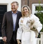 Amsterdam 29 november 2024
Fotouurtje Koninklijk huis met Koning Willem Alexander Koningin Maxima Prinses Amalia Prinses Alexia Prinses Ariane en hun hondje Mambo . De shoot vond plaats op het Begijnhof in het centrum van Amsterdam.
