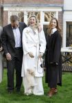 Amsterdam 29 november 2024
Fotouurtje Koninklijk huis met Koning Willem Alexander Koningin Maxima Prinses Amalia Prinses Alexia Prinses Ariane en hun hondje Mambo . De shoot vond plaats op het Begijnhof in het centrum van Amsterdam.